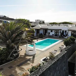 Oasis Surf House Habitación en casa particular Soo